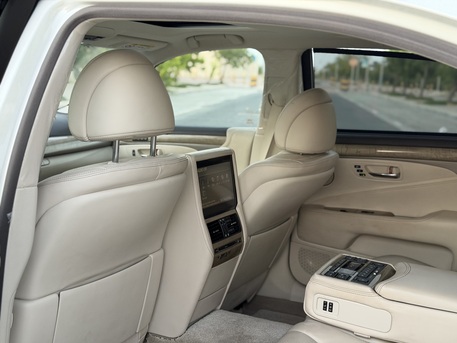 Manama, Vehicles, Cars & Trucks , BHD 9300,  Lexus LS 460,  2013,  Automatic,  50000 KM,  LEXUS LS460L  Very Low Mileage Only 50000