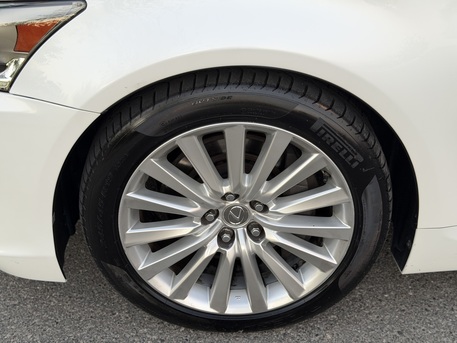 Manama, Vehicles, Cars & Trucks , BHD 9300,  Lexus LS 460,  2013,  Automatic,  50000 KM,  LEXUS LS460L  Very Low Mileage Only 50000
