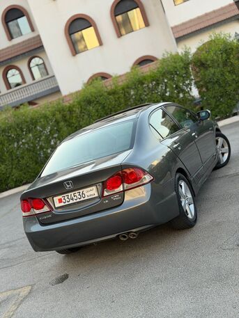 Manama, Vehicles, Cars & Trucks , BHD 1750,  Honda Civic,  2009,  Automatic,  183247 KM,    Full Option With Sunroof In Excellent Condition