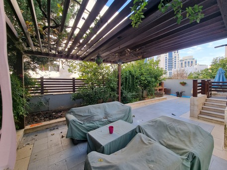Abdoun, Apartments, Flats, Houses & Villas, JOD 22000/year,  Furnished,  3 BR,  200 Sq. Meter,  Ground Floor Apartment For Rent In Abdoun
