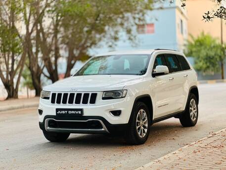 Segaya, Vehicles, Cars & Trucks , BHD 4950,  Jeep Grand Cherokee,  2015,  Automatic,  200000 KM,   2019 MODEL 4X4 5 SEATER SUV CALL OR WHATSAPP ON 35400768 ,33665080