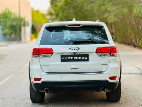 Segaya, Vehicles, Cars & Trucks , BHD 4950,  Jeep Grand Cherokee,  2015,  Automatic,  200000 KM,   2019 MODEL 4X4 5 SEATER SUV CALL OR WHATSAPP ON 35400768 ,33665080