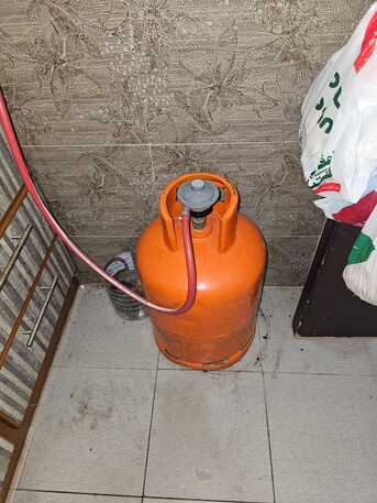 Jeddah, Household Items, SAR 250,  For Sale: Gas Cylinder With 2-Burner Gas Cooker (Sanford) 250 SAR