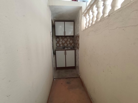 Manama, Apartments, Flats, Houses & Villas, BHD 120/year,  1 BR,  Muharaq:- Studio Flat On Rent With Unlimited Ewa For Bachlors..