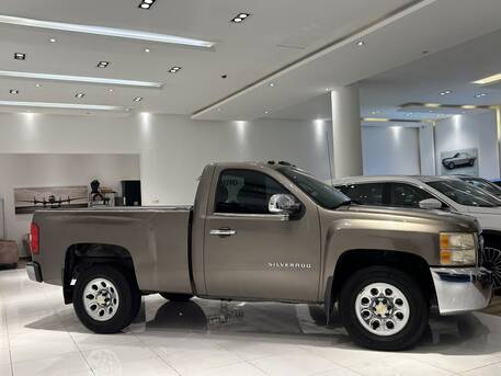 East Riffa, Vehicles, Cars & Trucks , BHD 3200,  Chevrolet Silverado,  2012,  Automatic,  193000 KM,   MODEL  FOR SALE