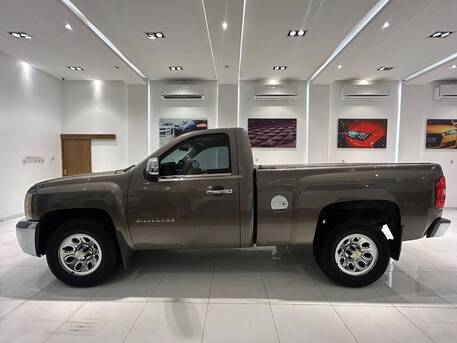 East Riffa, Vehicles, Cars & Trucks , BHD 3200,  Chevrolet Silverado,  2012,  Automatic,  193000 KM,   MODEL  FOR SALE