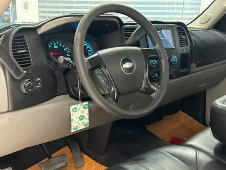 East Riffa, Vehicles, Cars & Trucks , BHD 3200,  Chevrolet Silverado,  2012,  Automatic,  193000 KM,   MODEL  FOR SALE