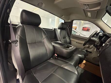 East Riffa, Vehicles, Cars & Trucks , BHD 3200,  Chevrolet Silverado,  2012,  Automatic,  193000 KM,   MODEL  FOR SALE