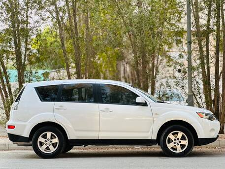 Segaya, Vehicles, Cars & Trucks , BHD 1850,  Mitsubishi Outlander,  2008,  Automatic,  217000 KM,    MODEL 4 WHEEL DRIVE SUV CALL OR WHATSAPP ON 35400768 ,33665080