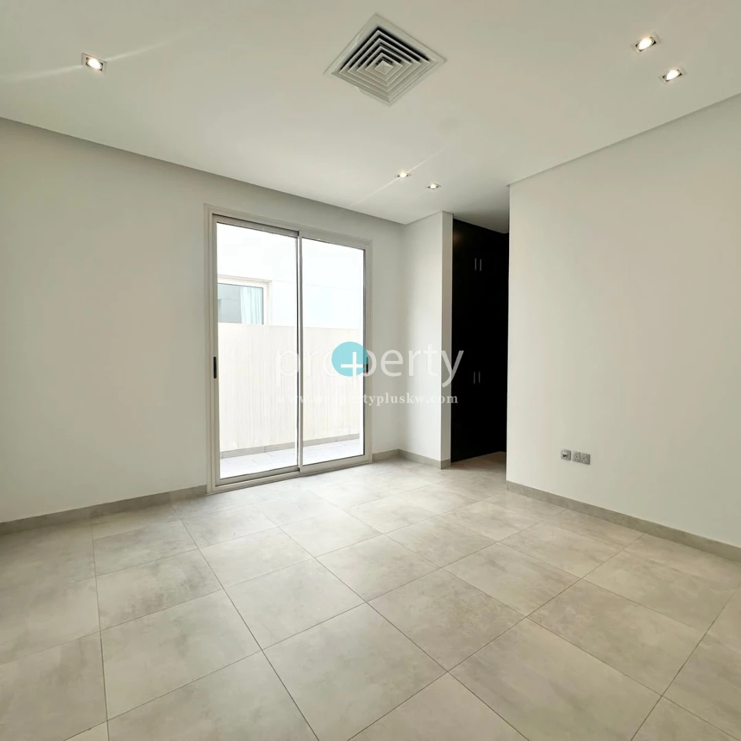 Kuwait City, Apartments, Flats, Houses & Villas, KWD 1100/month,  3 BR,  Three Master Bedroom Floor For Rent In Rawda, Kuwait City