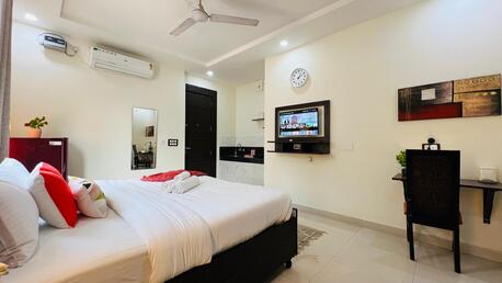 Gurugram, Apartments, Flats, Houses & Villas, INR 3000/day,  Furnished,  1 BR,  350 Sq. Meter,  Classic Studio