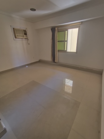 Gudaibiya, Apartments, Flats, Houses & Villas, BHD 220/month,  2 BR,  Semi Furnished 2 Spacious Family Flat For Rent In Gudaibiya With Parking