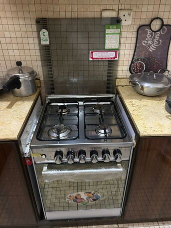 Jeddah, Household Items, SAR 1750,  700 Sar Fridge , 350 Sar 4 Burner Stove With Oven , 2 Wardrobe 700 Sar