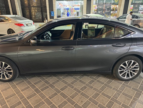 Jubail, Vehicles, Cars & Trucks , SAR 150000,  Lexus ES 300h,  2024,  Automatic,  42000 KM,