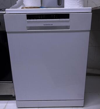 Riyadh, Appliances, SAR 350,  Sony LCD , Dishwasher And 5-burner Gas Stove