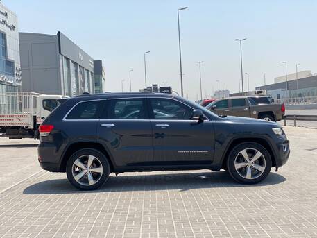Manama, Vehicles, Cars & Trucks , BHD 3700,  Jeep Grand Cherokee 4xe,  2014,  Automatic,  166400 KM,  Jeep Grand Cherokee  (Grey)