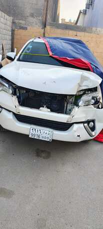 Riyadh, Vehicles, Cars & Trucks , SAR 1000,  Toyota Fortuner,  2020,  Automatic,  250 KM,  Original Bumper Bonet Fender