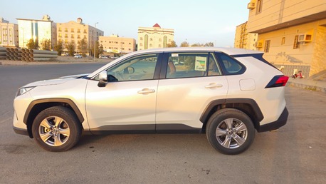 Jeddah, Vehicle Lease Transfer, SAR 1500,  For Sale: 2025 Toyota RAV4 (LE 4&times;4)&ndash; Bank Lease Transfer