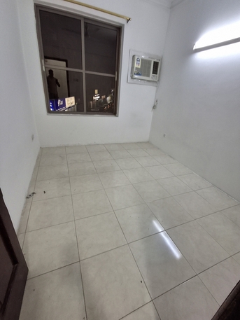 Hoora, Apartments, Flats, Houses & Villas, BHD 200/month,  2 BR,  2bhk 1bath Closed Kitchen 200bd With Ewa