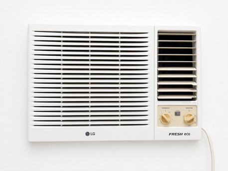 Jizan, Air Conditioners, SAR 500,  Airconditioner Urgent Sale