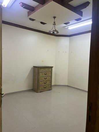 Al Kharj, Apartments, Flats, Houses & Villas, SAR 1000/month,  Furnished,  3 BR,  3 BHK Semi-Furnished Apartment Available For Rent