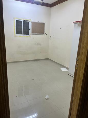 Al Kharj, Apartments, Flats, Houses & Villas, SAR 1000/month,  Furnished,  3 BR,  3 BHK Semi-Furnished Apartment Available For Rent