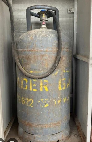 Manama, Household Items, BHD 28,  Nader Gas With Regulator, Gas Stove, Dining Table, Cupboard, Curtains, Bed, Computer Table