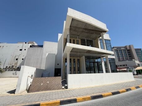 Adliya, Shops, BHD 5000,  5-Star Rated Licensed Showroom For Rent In Adliya 338 | Two-Storey Commercial Property