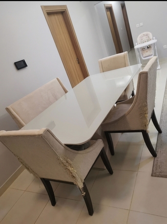 Al Hamra, Furniture, SAR 750,  6 Seater White / Cream Modern Table