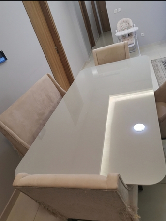 Al Hamra, Furniture, SAR 750,  6 Seater White / Cream Modern Table