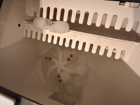 Riyadh, Appliances, SAR 500,  Ice Maker For Sale &ndash; Excellent Condition