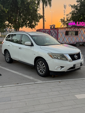 Dammam, Vehicles, Cars & Trucks , SAR 30000,  Nissan Pathfinder,  2014,  Automatic,  260000 KM,   SUV For Sale  : 260,XXX KM