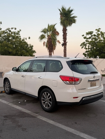 Dammam, Vehicles, Cars & Trucks , SAR 30000,  Nissan Pathfinder,  2014,  Automatic,  260000 KM,   SUV For Sale  : 260,XXX KM