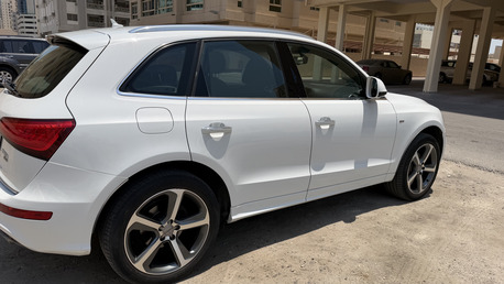 Manama, Vehicles, Cars & Trucks , BHD 5800,  Audi Q5 S Line,  2017,  Automatic,  110000 KM,  Audi Q5 40 TFSI Quattro