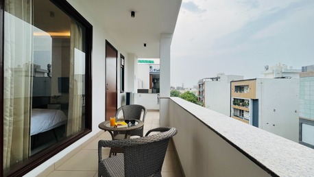 Gurgaon, Apartments, Flats, Houses & Villas, INR 9000/day,  Furnished,  3 BR,  1000 Sq. Feet,  3 BHK Apartment, Sec 43, Golf Course Road