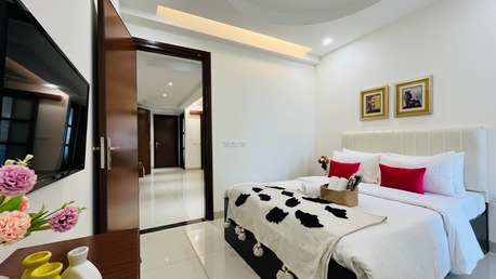 Gurgaon, Apartments, Flats, Houses & Villas, INR 9000/day,  Furnished,  3 BR,  1000 Sq. Feet,  3 BHK Apartment, Sec 43, Golf Course Road