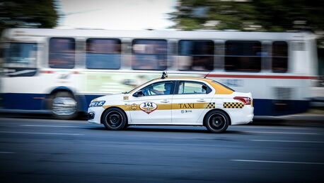 Melbourne, Travel, Corporate Cabs & Group Travel Melbourne &mdash; Professional, Punctual & Comfortable