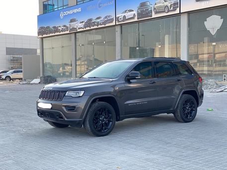 Manama, Vehicles, Cars & Trucks , BHD 10500,  Jeep Grand Cherokee,  2019,  Automatic,  74300 KM,    (Grey)