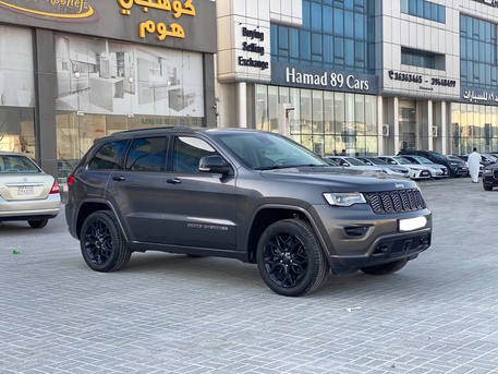 Manama, Vehicles, Cars & Trucks , BHD 10500,  Jeep Grand Cherokee,  2019,  Automatic,  74300 KM,    (Grey)