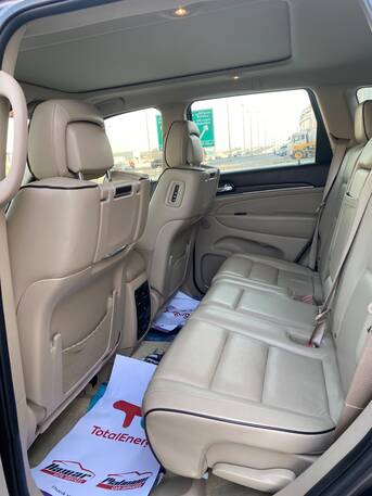 Manama, Vehicles, Cars & Trucks , BHD 10500,  Jeep Grand Cherokee,  2019,  Automatic,  74300 KM,    (Grey)