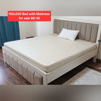 Manama, Furniture, BHD 45,  ✅️ 150x200 Bed With Mattress For Sale In Good Condition With Delivery
