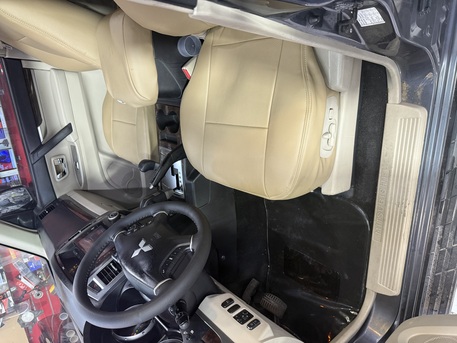 Jubail, Vehicles, Cars & Trucks , SAR 31500,  Mitsubishi Pajero,  2009,  Automatic,  318000 KM,  Pajero  For Sale