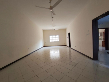 Adliya, Apartments, Flats, Houses & Villas, BHD 550/month,  4 BR,  Adliya:- 4Bhk Duplex Commercial Villa On Rent.  Bd 550/- Without Ewa.