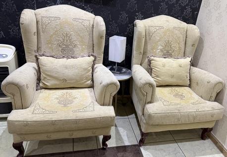 Riyadh, Furniture, SAR 800,  Ten Seater Sofa Set With Center And 3 Side Tables In A Good Co Ndition