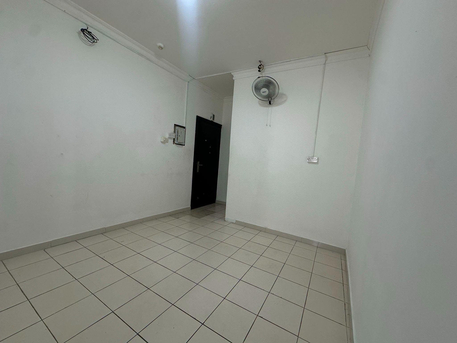 Hoora, Apartments, Flats, Houses & Villas, BHD 160/month,  1 BR,  Hoora:- 1BHK Flat On Rent With A/C. Bd 160/- With 50Bd EWA Limit.