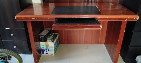 Jeddah, Free Items, Give Away Office Table