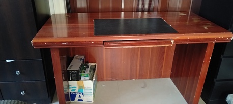 Jeddah, Free Items, Give Away Office Table