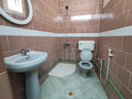 Manama, Apartments, Flats, Houses & Villas, BHD 180/year,  2 BR,  Gufool:- 2BR Flat On Rent With Ewa & Acs..
