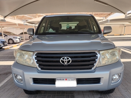 Manama, Items Wanted, 2014 Toyota Land Cruiser V6