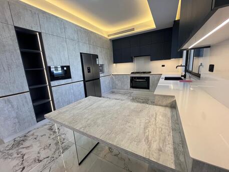 Amman, Apartments, Flats, Houses & Villas, JOD 25000/year,  4 BR,  240 Sq. Meter,  Modern Apartment For Rent In Jabal Amman